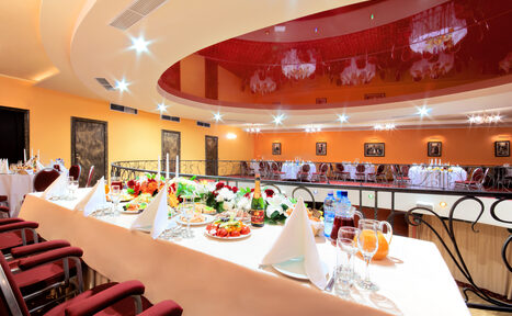 Арендовать Двухуровневый банкетный зал 