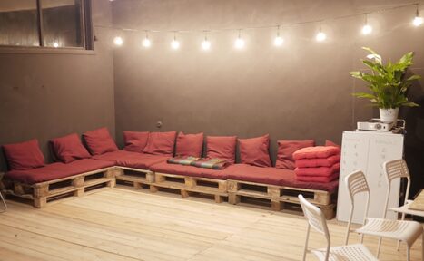 Арендовать Лофт с экраном во всю стену