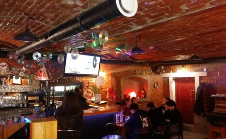 Арендовать Атмосферный бар