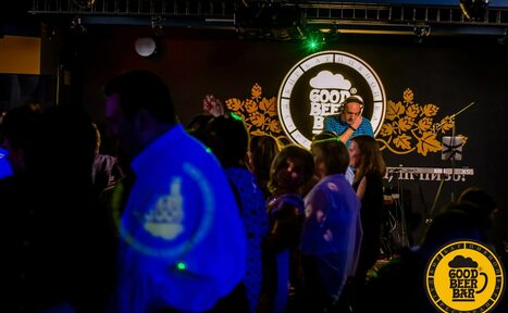 Арендовать Банкетный зал со сценой