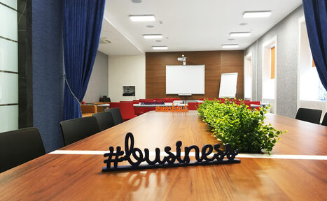 Арендовать Современный конференц-зал при отеле