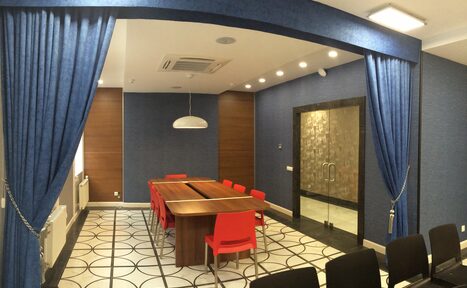 Арендовать Современный конференц-зал при отеле