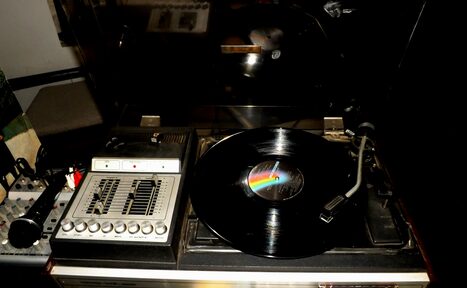 Арендовать Avrora Bar. Деревянный лофт