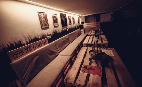 Арендовать Avrora Bar. Деревянный лофт