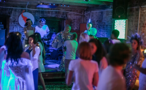 Арендовать Музыкальный дом Slondoneba. Лофт со сценой