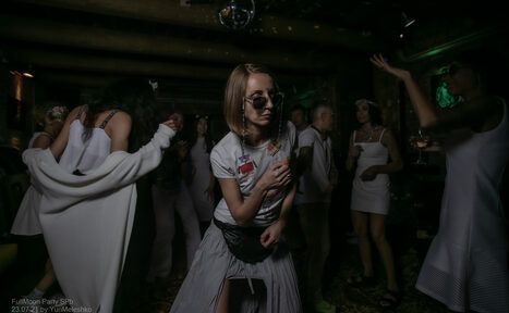 Арендовать Музыкальный дом Slondoneba. Лофт со сценой