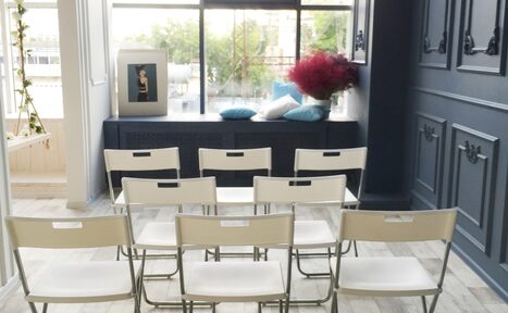 Арендовать Студия с панорамными окнами