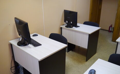 Арендовать Класс с компьютерами и проектором