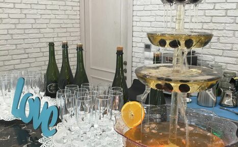 Арендовать Зал в светлом кирпиче 