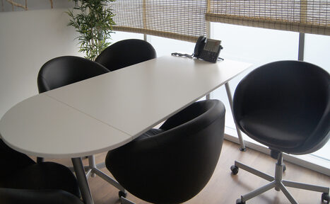 Арендовать Коворкинг ОАК Переговорная комната в Свиблово