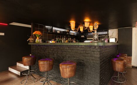 Арендовать Двухуровневое кальянное пространство