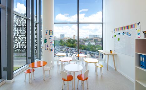 Арендовать Jolly Polly Светлый детский зал