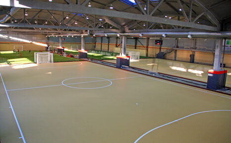 Арендовать Фабрика футбола Спортивная площадка с наливным покрытием