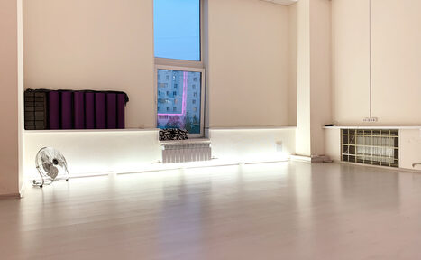 Арендовать In Dancing Танцевальный зал с зеркалами