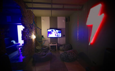 Арендовать Tesla Lounge Кальянная с квестами