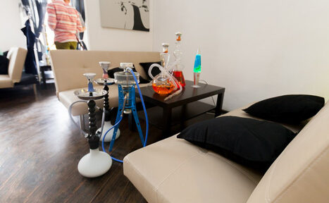 Арендовать Пространство с кальянами и кино