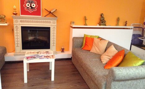 Арендовать Йога-центр доктора Рави Баджаранг Зал с мансардными окнами