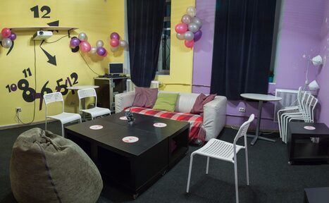 Арендовать Time Club. Лаундж лофт с пуфиками