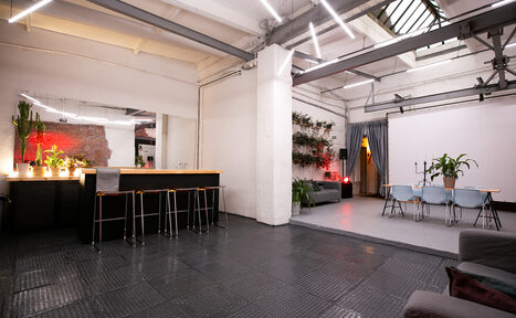 Арендовать Otherside. Лофт со стеклянным куполом 