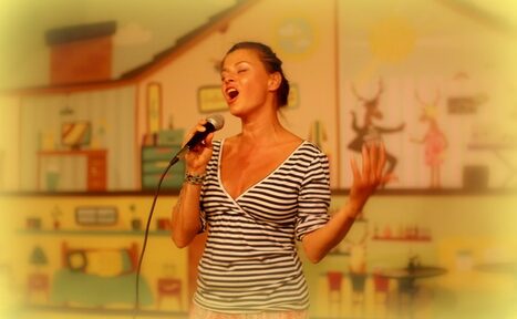 Арендовать Зал со сценой в анти-кафе