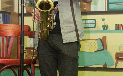 Арендовать Зал со сценой в анти-кафе