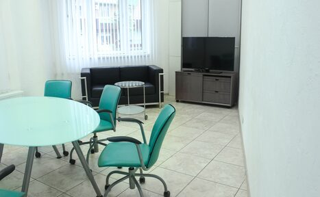 Арендовать Кабинет с круглым столом