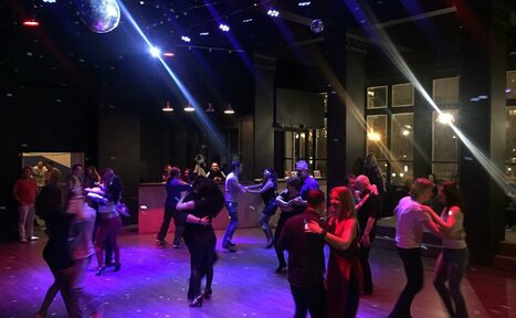 Арендовать Школа танцев Dance First Зал с передвижными зеркалами