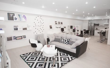 Арендовать Арт-лофт Окошки. Лофт-квартира с кухней