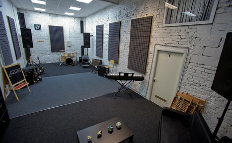 Арендовать Музыкальная студия Фьюжн Лофт с караоке