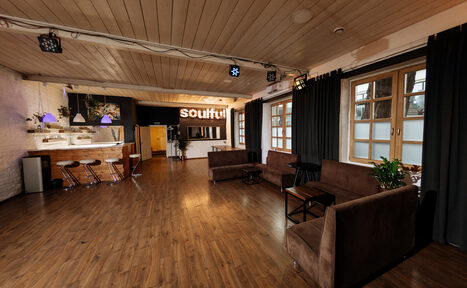 Арендовать SOULFULLOFT Лофт с белыми стенами