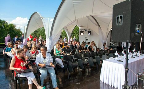 Арендовать Летняя веранда на крыше в центре Москвы