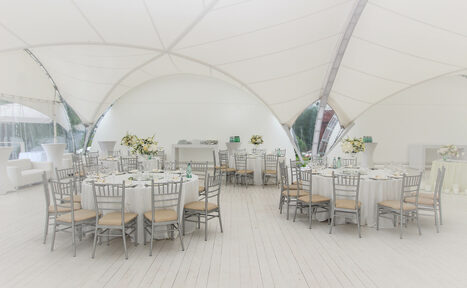 Арендовать Свадебный шатер у причала