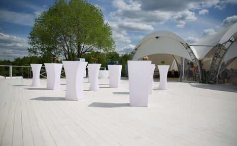 Арендовать Свадебный шатер у причала