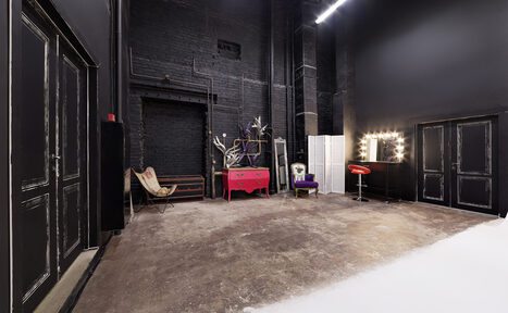 Арендовать Apriori Photo Черно-белый лофт 