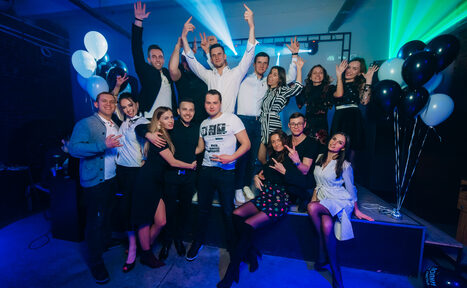 Арендовать  Loft Com.nata Просторный лофт с двориком 