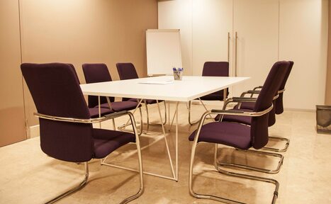 Арендовать Переговорная комната на 8 человек