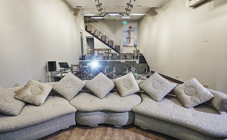 Арендовать Custos Hotels Универсальная площадка с медиа-оборудованием