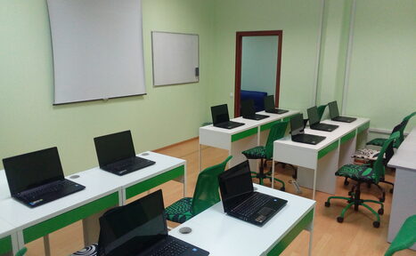 Арендовать Тренер-ИТ. Учебный класс с проектором