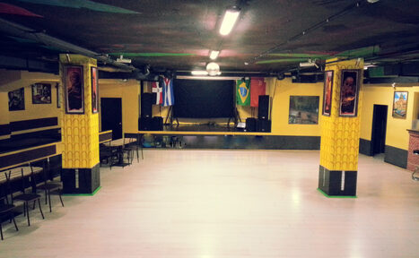 Арендовать Клубное пространство со сценой