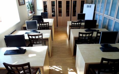 Арендовать Studio 786 Компьютерный класс