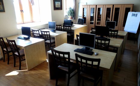 Арендовать Studio 786 Компьютерный класс