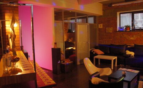 Арендовать Уютный кинотеатр на 80 человек