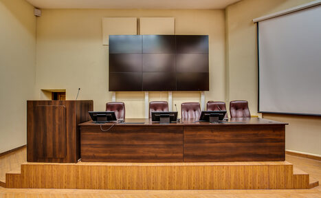 Арендовать Зрительный зал на 240 посадочных мест