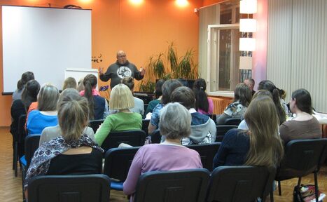 Арендовать Светлый зал на первом этаже