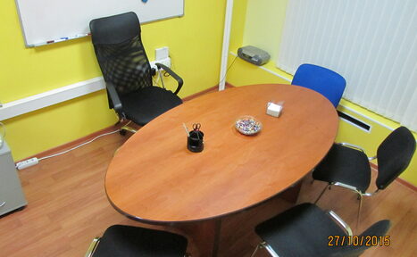 Арендовать Кабинет с круглым столом и доской