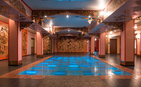 Арендовать Вернисаж холл. Зал в русском стиле