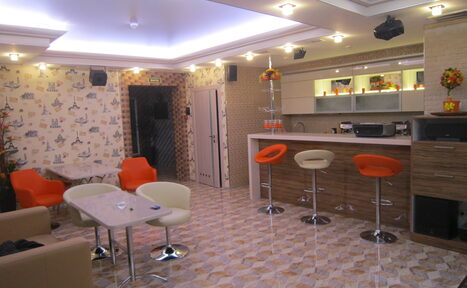 Арендовать Пространство на цокольном этаже жилого дома