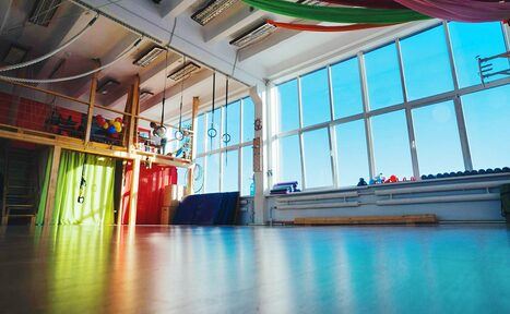 Арендовать Yunga Studio. Лофт-пространство с качелями 