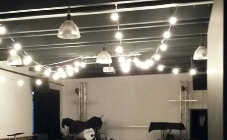 Арендовать Лофт со сценой