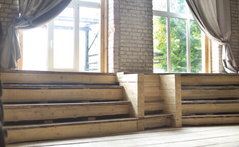 Арендовать StBrown Яркий лофт с гримерной зоной